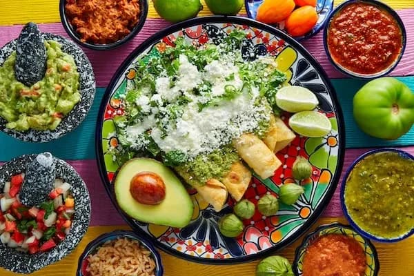 Barevná-mexická-kuchyně_2.webp