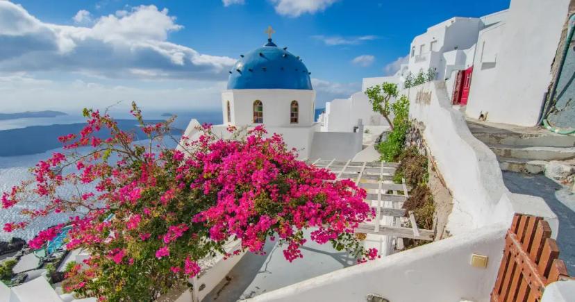 Řekněte ANO svatbě na Santorini: Kouzelné „ano“ pod řeckým nebem