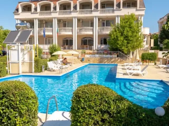 Aurora Hotel & Villa