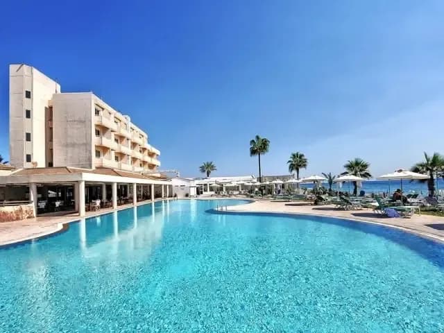 Pierre Anne Beach Hotel