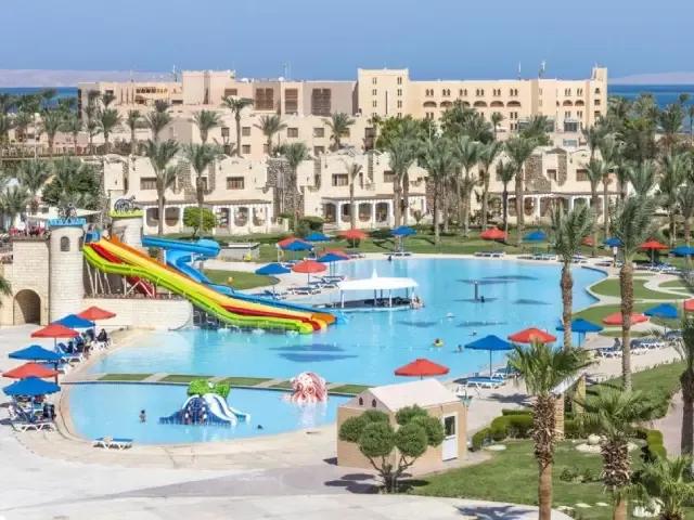 Royal Lagoons Aqua Park Resort & Spa